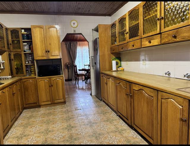 3 BEDROOM FREEHOLD FOR SALE IN HOWICK WEST
